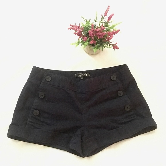 Aritizia shorts - Picture 1 of 3